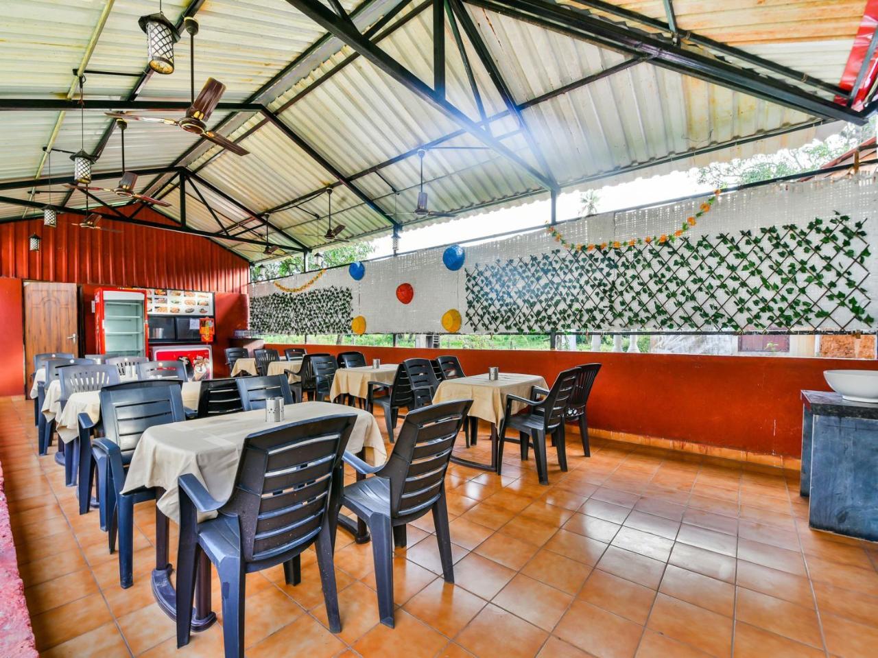Guest house Oyo 15836 River Front 3*