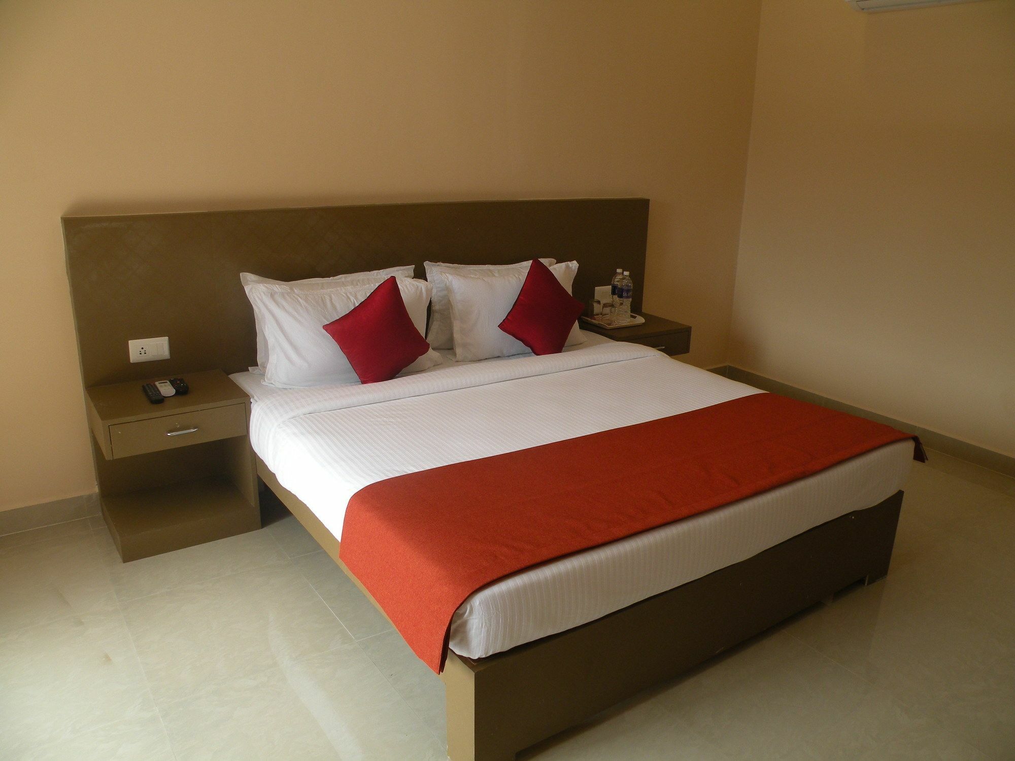 Oyo 15836 River Front Guest house 3*