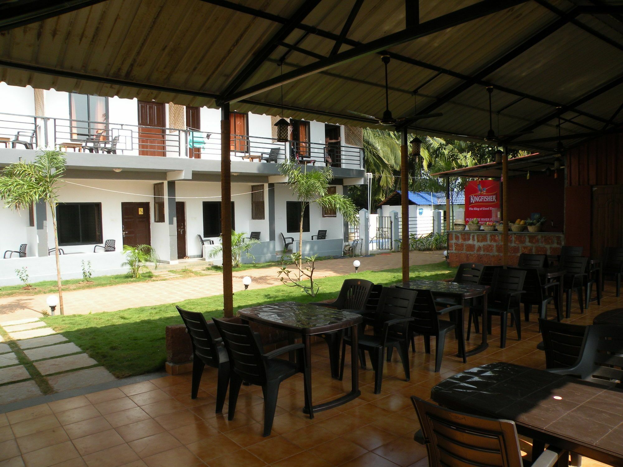 Oyo 15836 River Front 3* Morjim